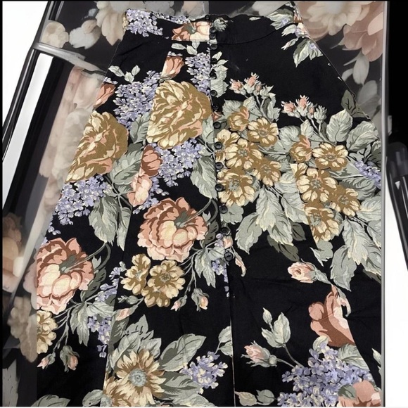Black floral long button front  skirt petite - Picture 2 of 9